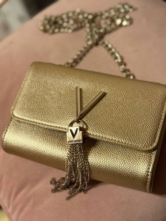 Valentino Handtasche goldfarben mit Kettenriemen