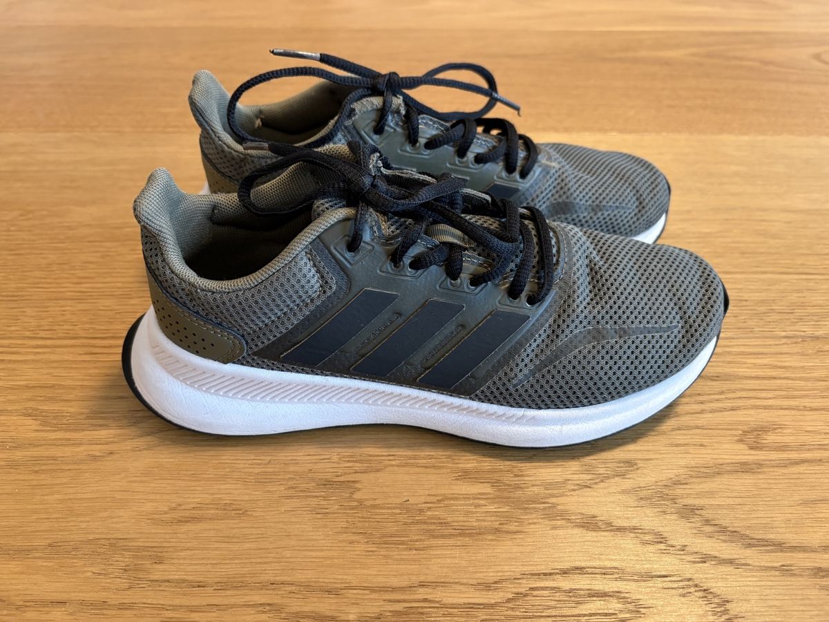 Adidas Scarpe per ragazzi: Adidas Kids trainers, olive, Size 36 – Usato da Hedingen venduto da LinCH