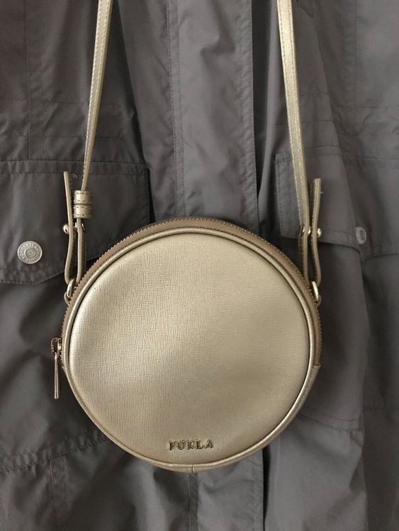 Furla Round Crossbody gold Kaufen auf Ricardo