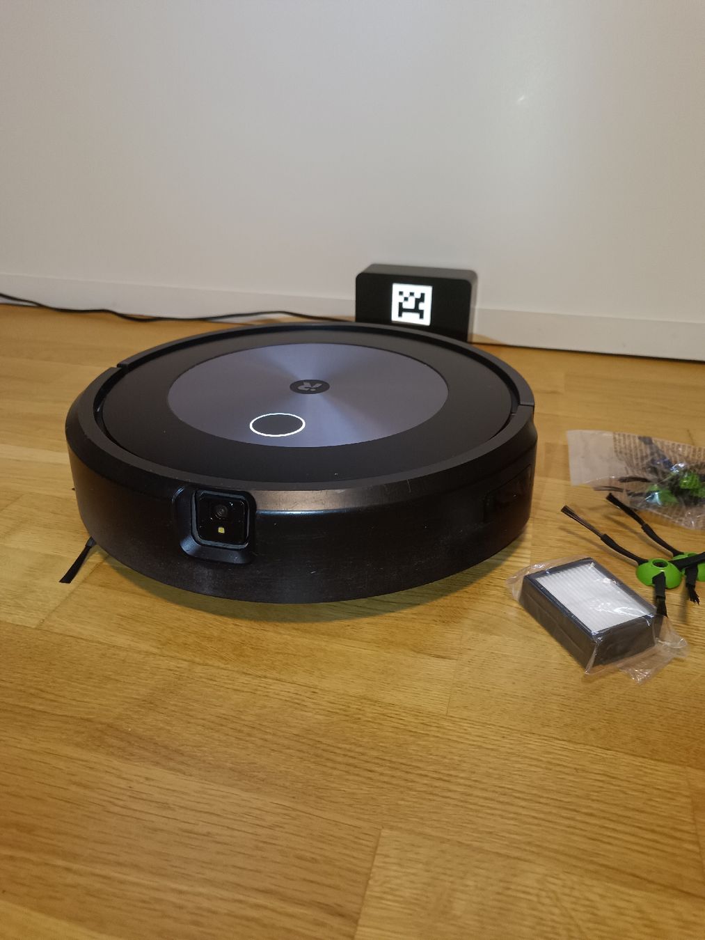 Irobot Aspirapolveri & Accessori: Irobot J7 – Usato da Safenwil venduto da mar_tbk5 5