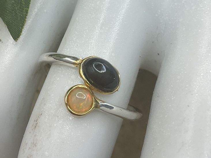 Anelli: Silberring mit schwarzem und hellem Opal, Gr. 55 – Nuovo (secondo la descrizione) da luzern venduto da Alpendorf1 1