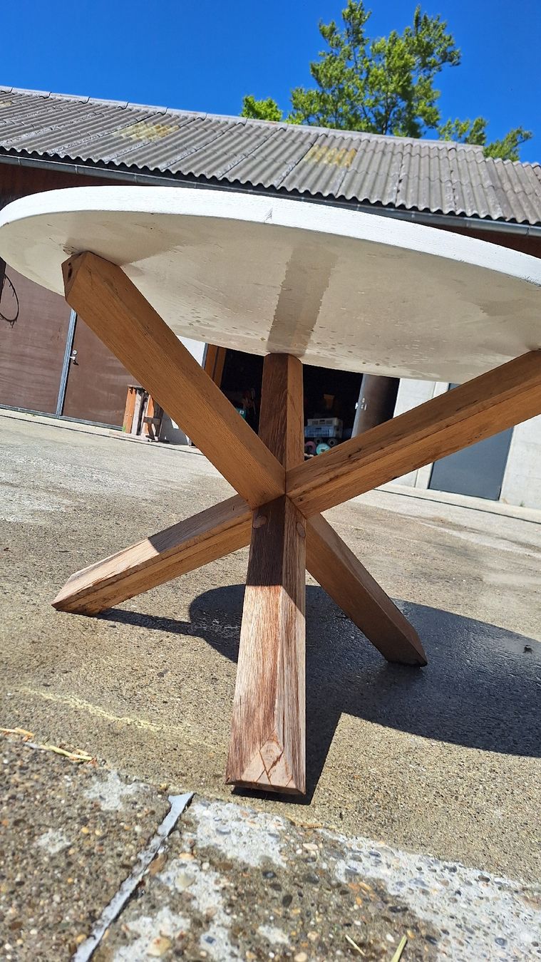Tavoli: Runder Tisch mit Holzfuss – Usato da Ramiswil venduto da sil_mw9b 1