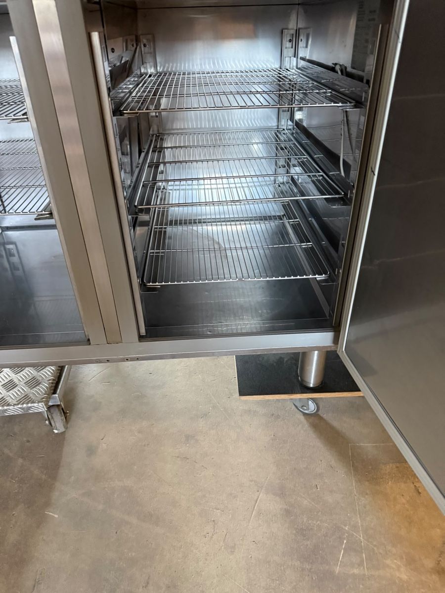 Bartscher Küchengeräte: Pizzatisch mit 2 x 1/1 Kühleinheit Bartscher – Gebraucht aus Dittingen von Cervolino77 7