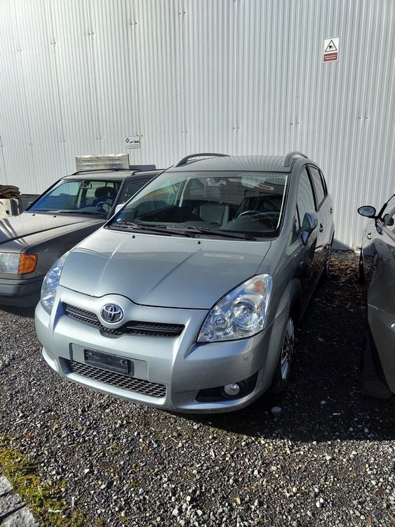 Toyota Corolla Verso ab Platz