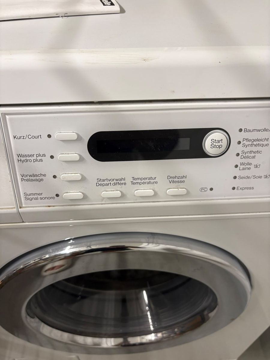 Miele Machines à laver: Mile Waschmaschine  – D'occasion à Rapperswil SG par kat_rw8q 1