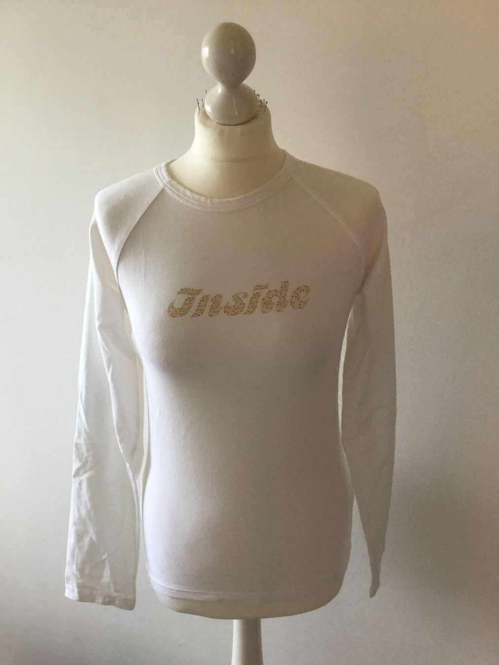 Top: Sweat blanc inscription doré INSIDE, taille – Usato da Agiez venduto da chouchanelle 7