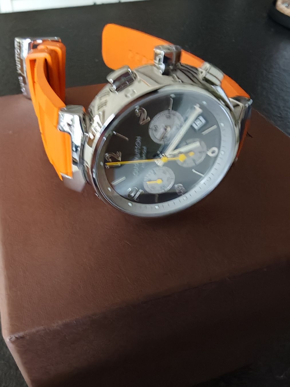 Louis Vuitton Orologi: Louis Vuitton Auto. Tambour Chrono Full Set – Usato da TROISTORRENTS venduto da winwin63 3