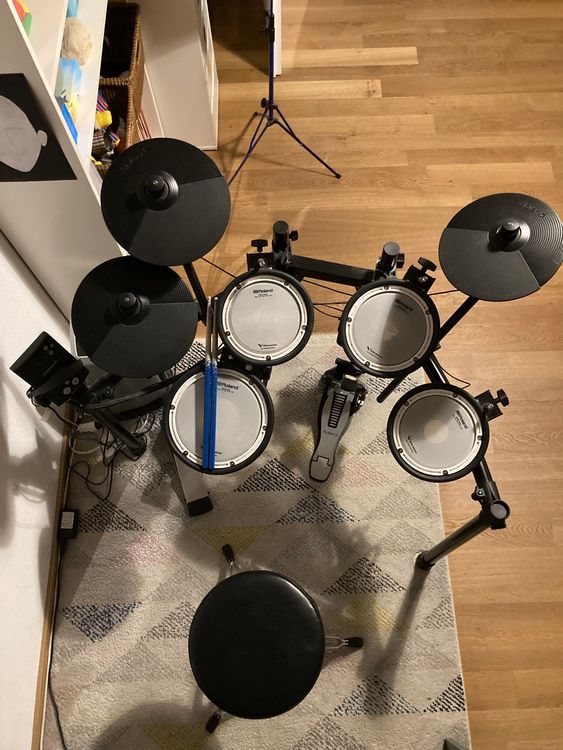 Roland VDrum Set mit Roland DrumMonitor und Sitz (EDrum) Kaufen
