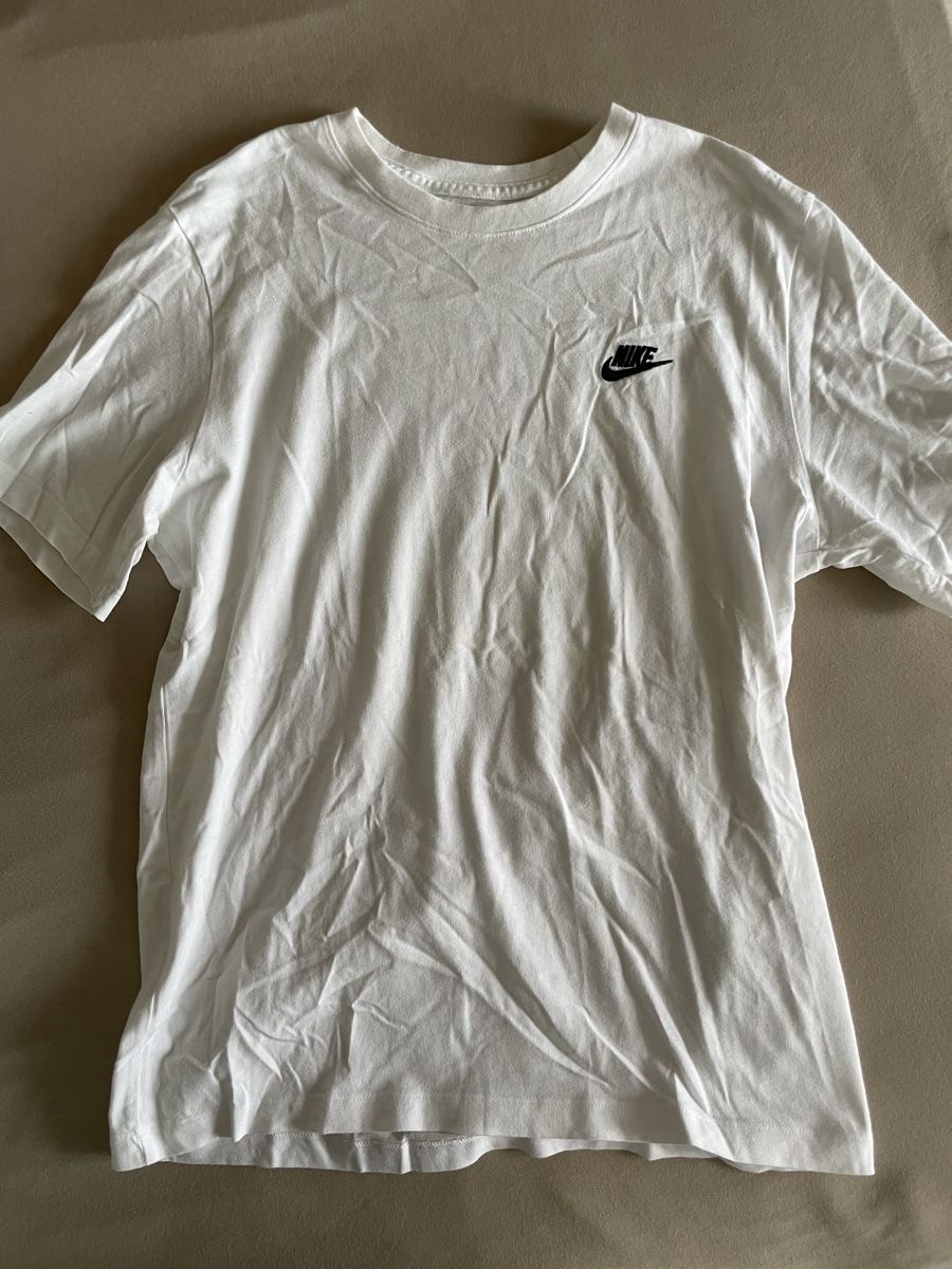 Nike T-shirts: T-shirt Nike – D'occasion à Concise par Lae99 1