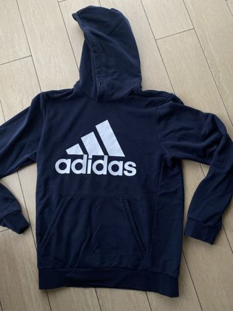 Neuer Adidas-Sweatshirt “M”, dunkelblau