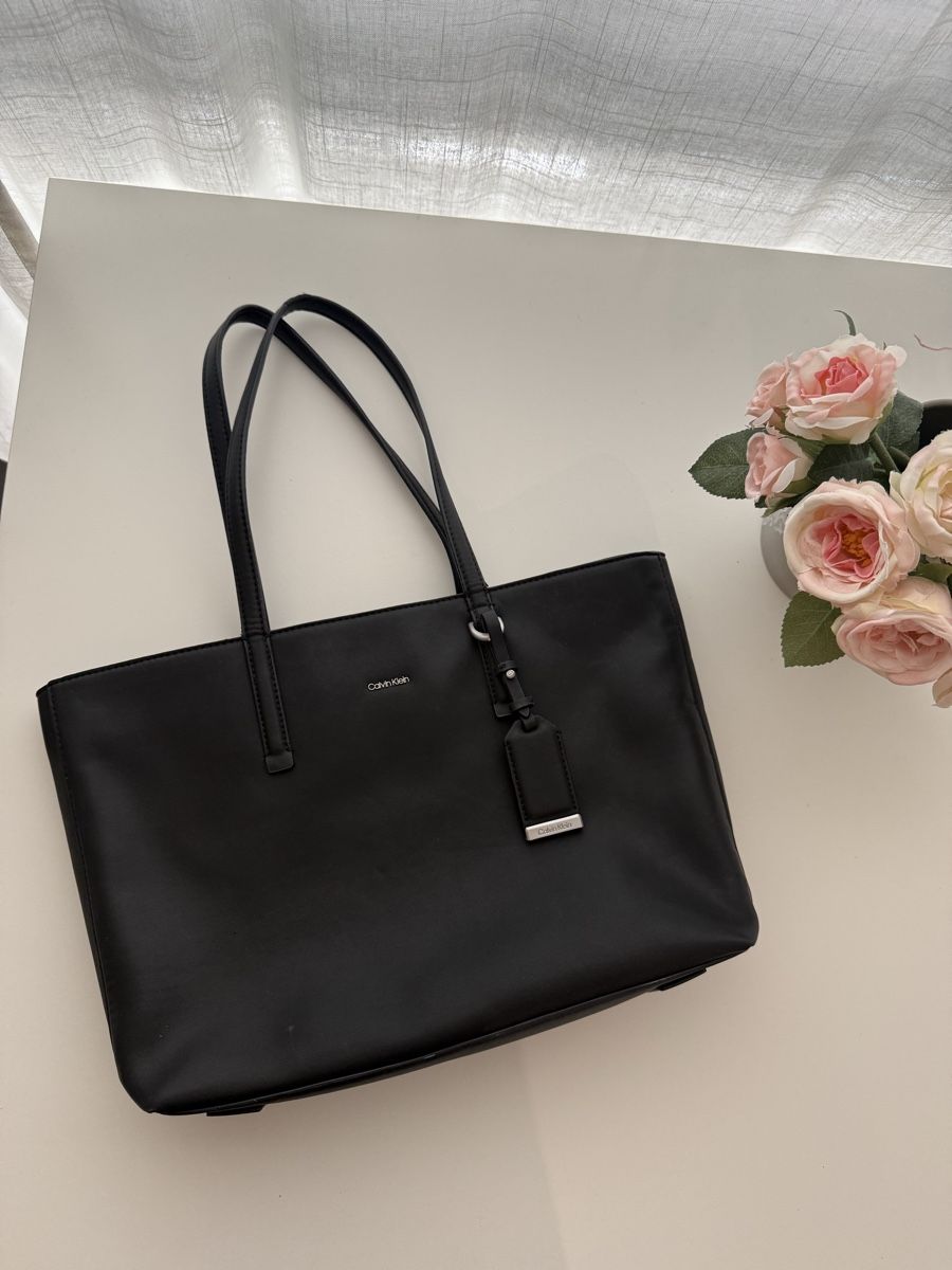 Calvin Klein Borse da donna: Calvin Klein Shopper Tasche schwarz Leder – Usato da Regensdorf venduto da Sirodtpycpvu