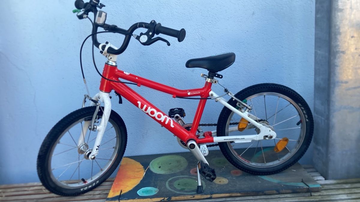 Woom Biciclette: Woom-3 Rot Kinderfahrrad gebraucht – Usato da Basel venduto da leinaz