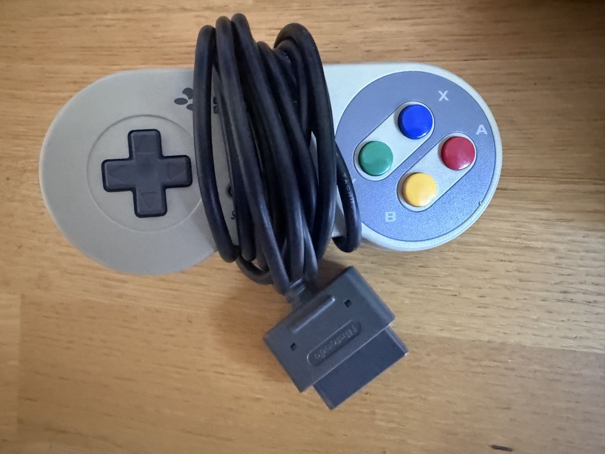 Nintendo Console: SNES Konsole inkl. 2 Controller und Zubehör – Usato da Basel venduto da Xela86 2