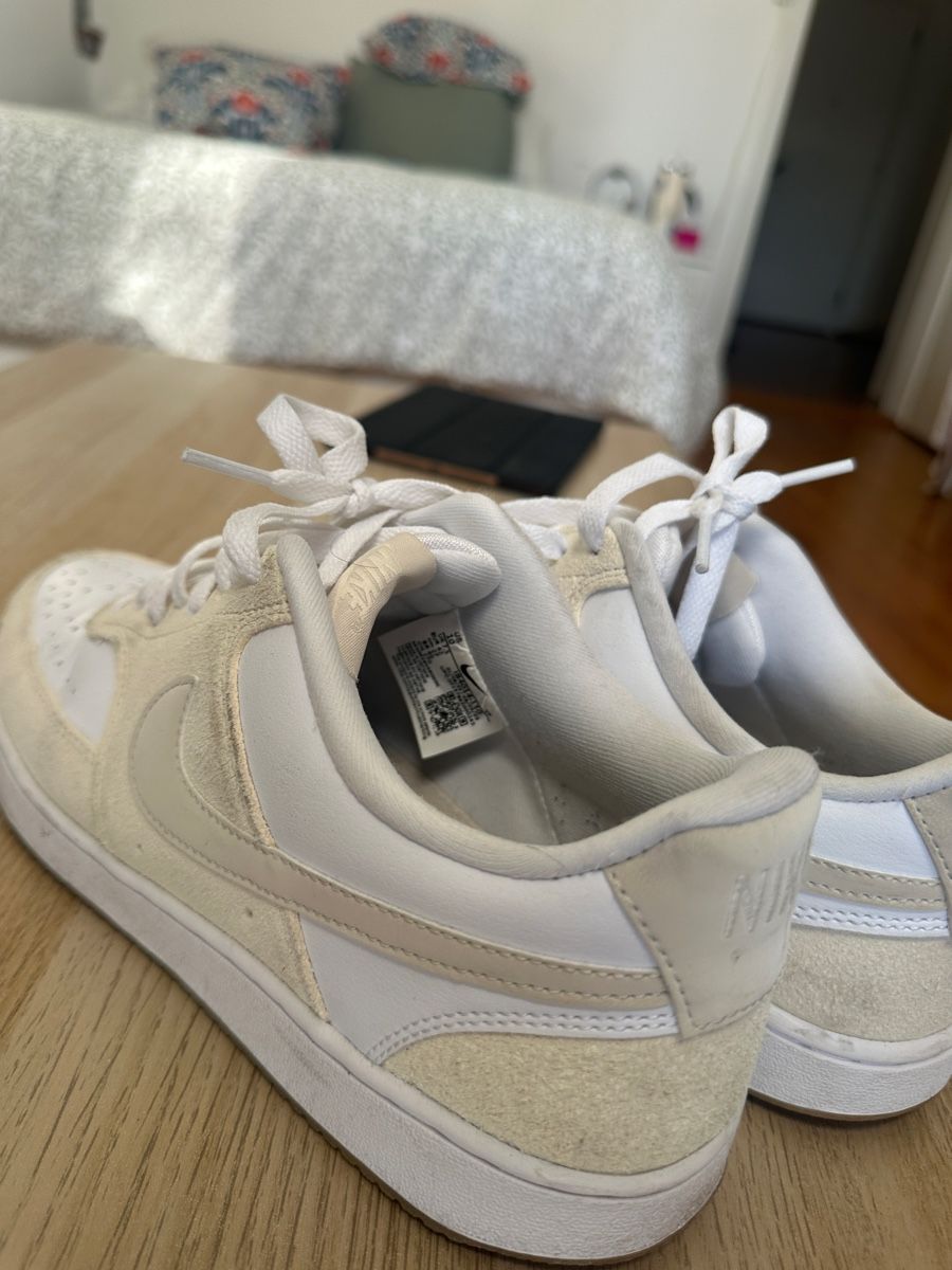 Nike Chaussures hommes: Nike AirForce 42 – D'occasion à Lausanne par lui_d9g6 1