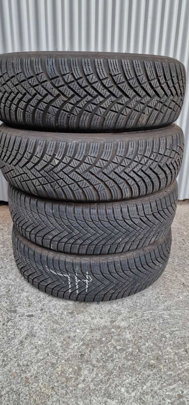 Pneus & Kompletträder: Winterreifen 185/65R15 – Gebraucht aus büetigen von sonomic