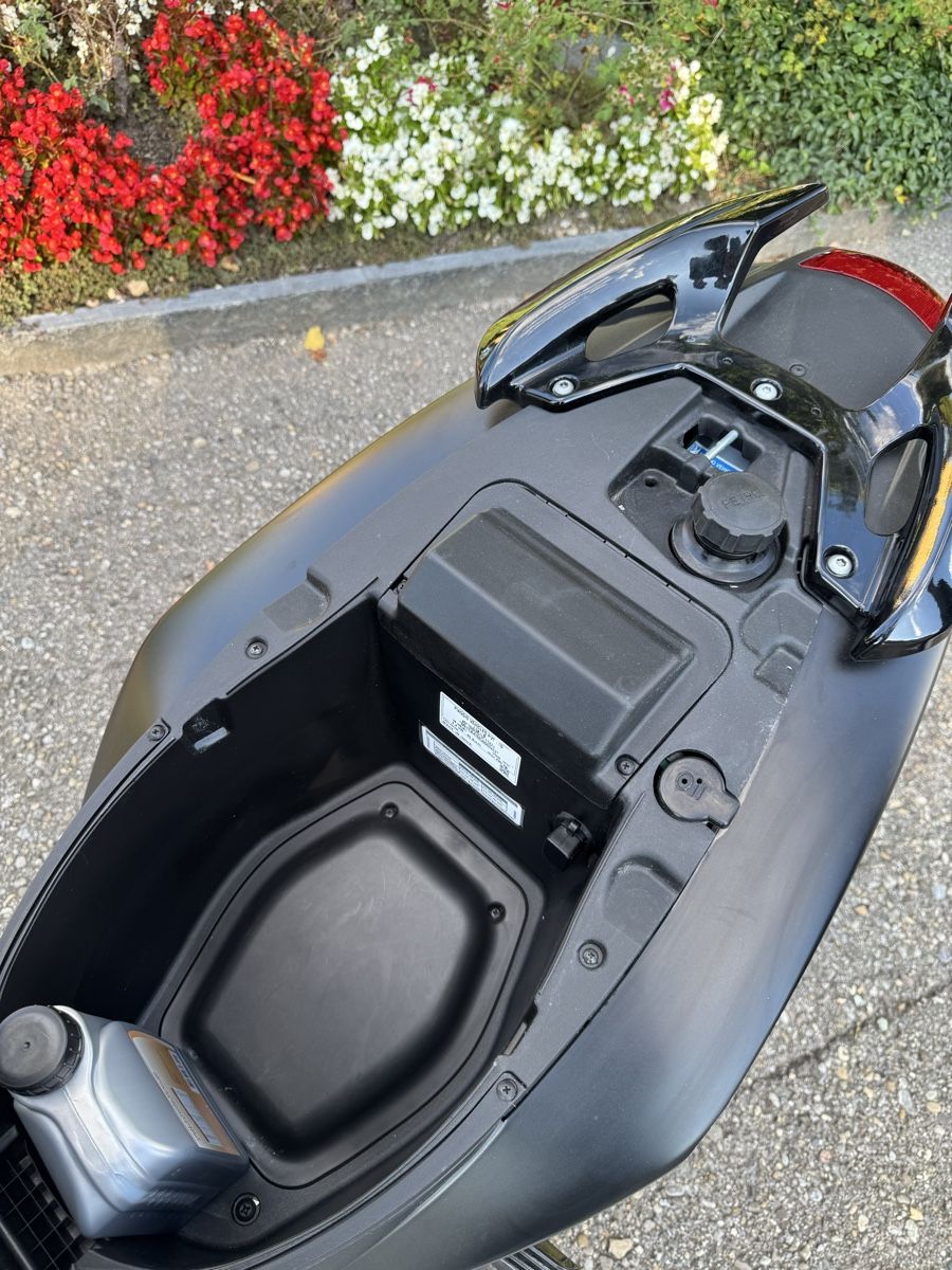 Aprilia Strada: Roller | Aprilia SR 50 – Usato da Hombrechtikon venduto da eli_xsh8 7