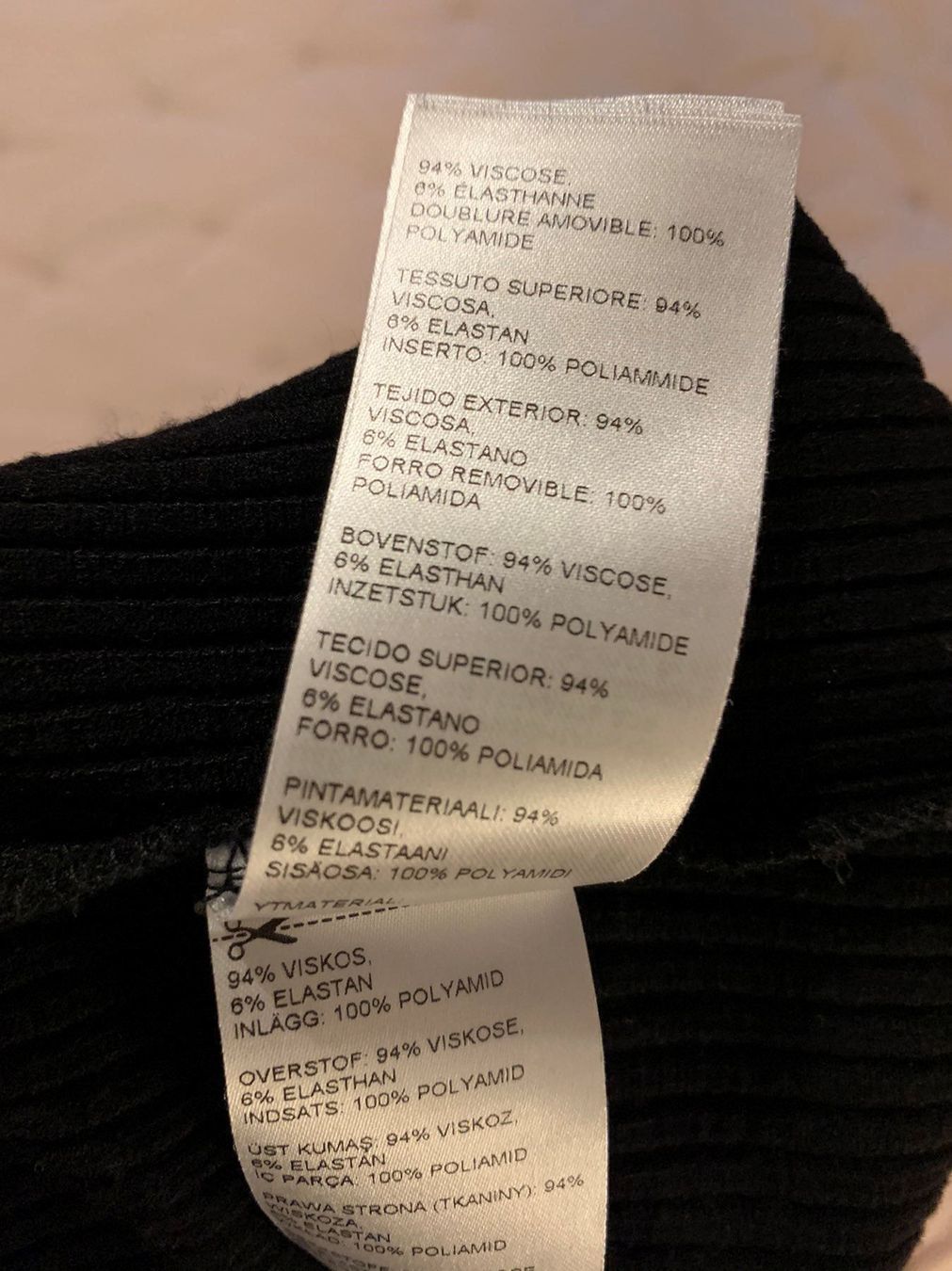Top: Pull fin noir t.38 – Usato da Sion venduto da DayJenn 3