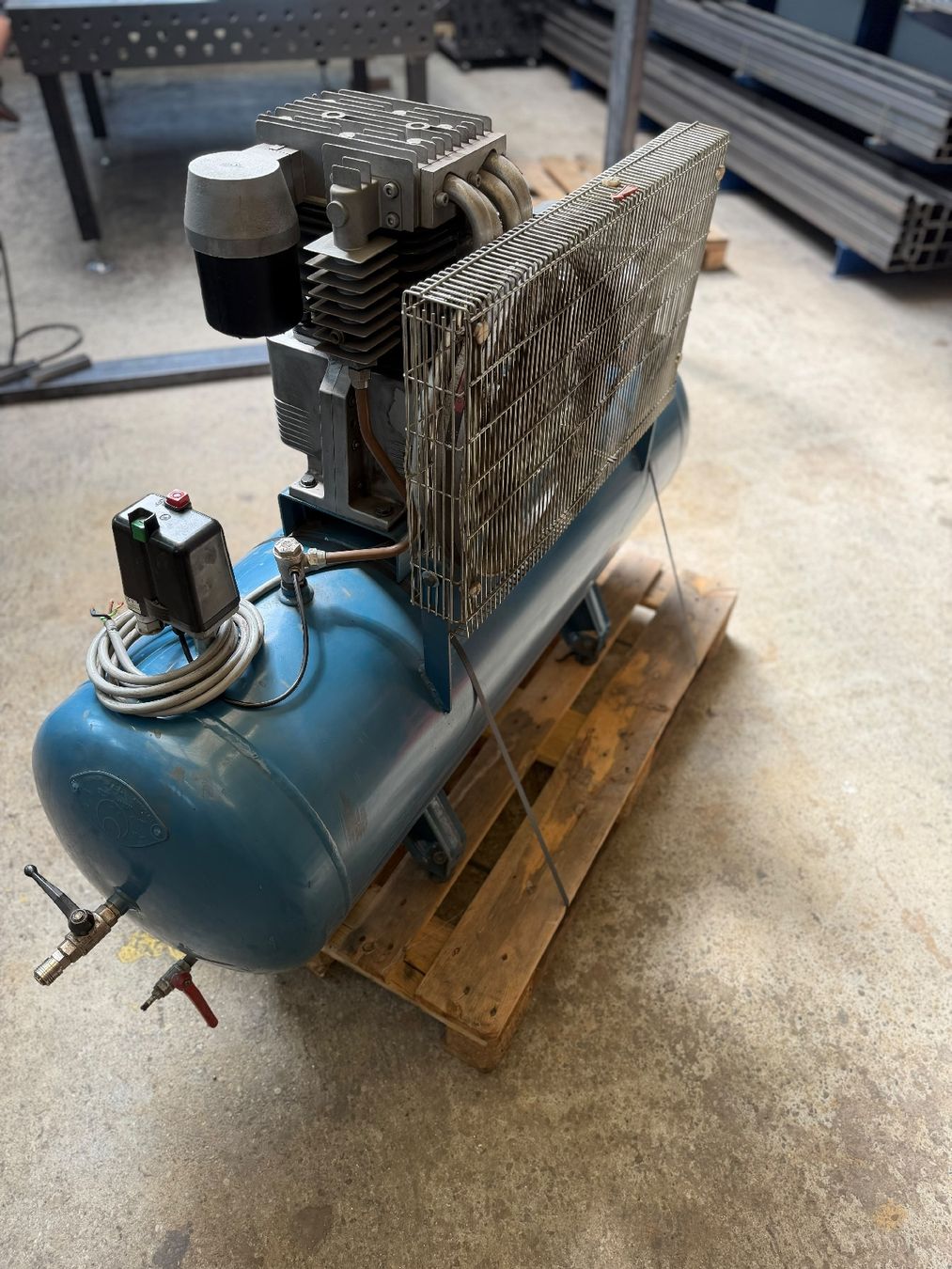 Compressori: Kompressor gebraucht – Usato da Zuzwil SG venduto da Coffeeshelf 1