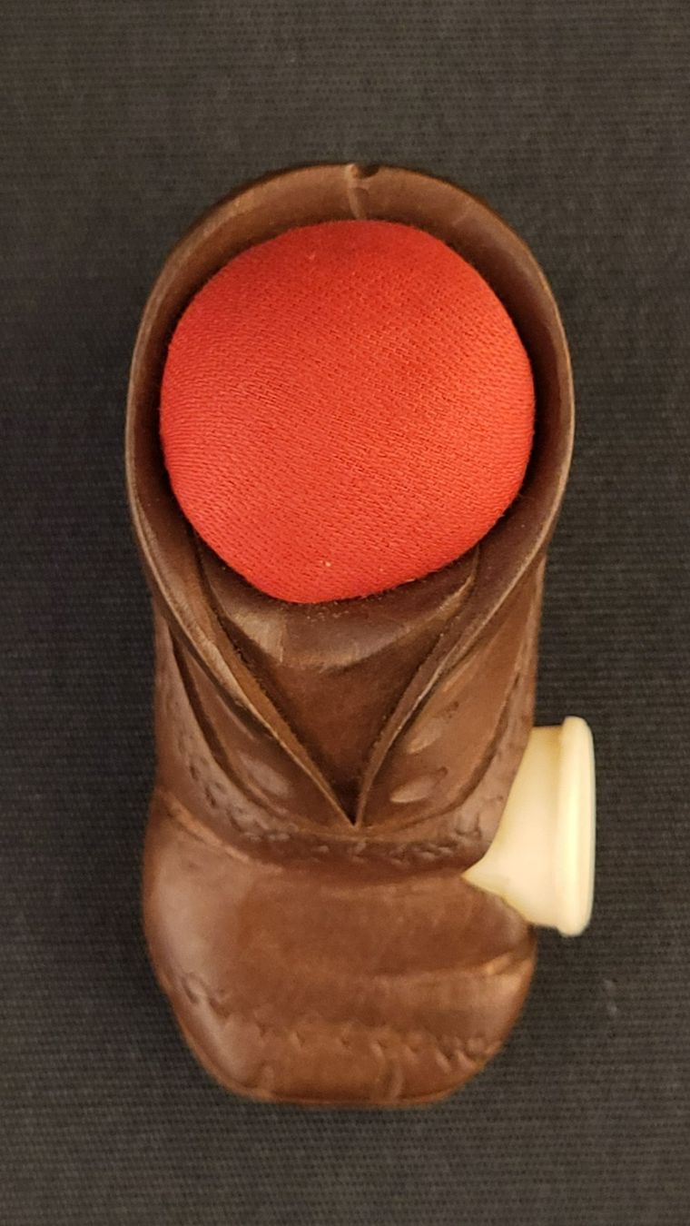Statuette: Brienzer Schnitzerei Schuh "Guufeküssi" – Usato da Basel venduto da spinne02 5