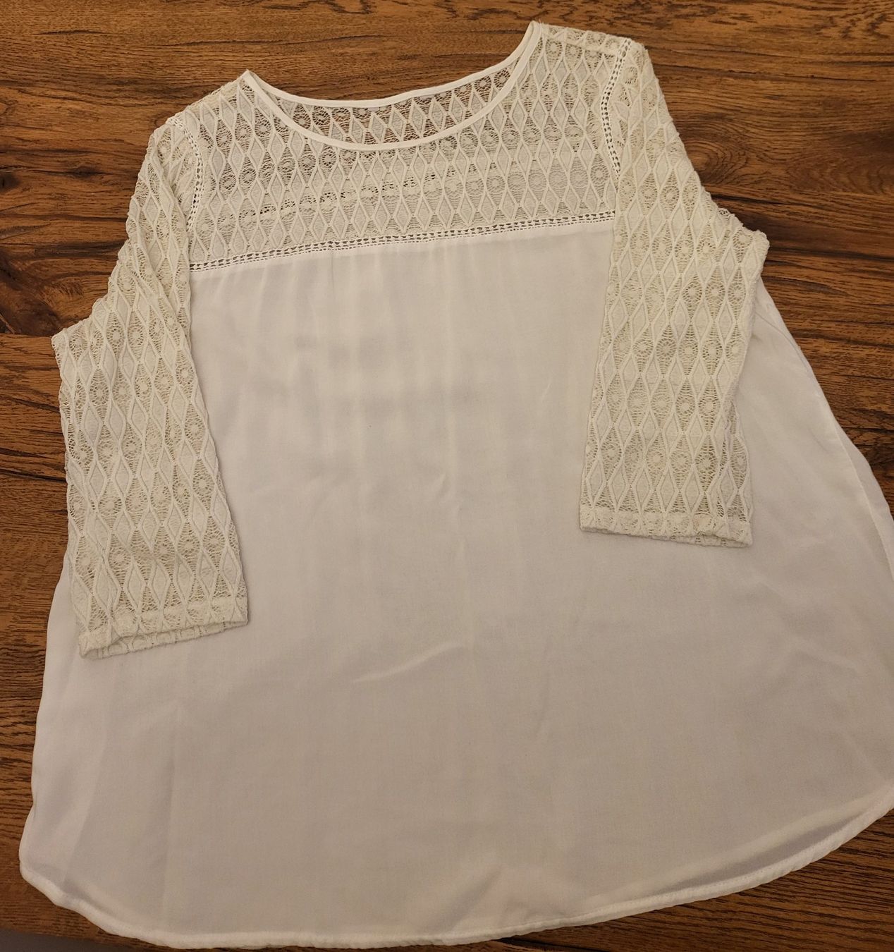 Camicette: Sommerliche Bluse in Weiss mit Spitze – Usato da Basel venduto da sci_67ms 3
