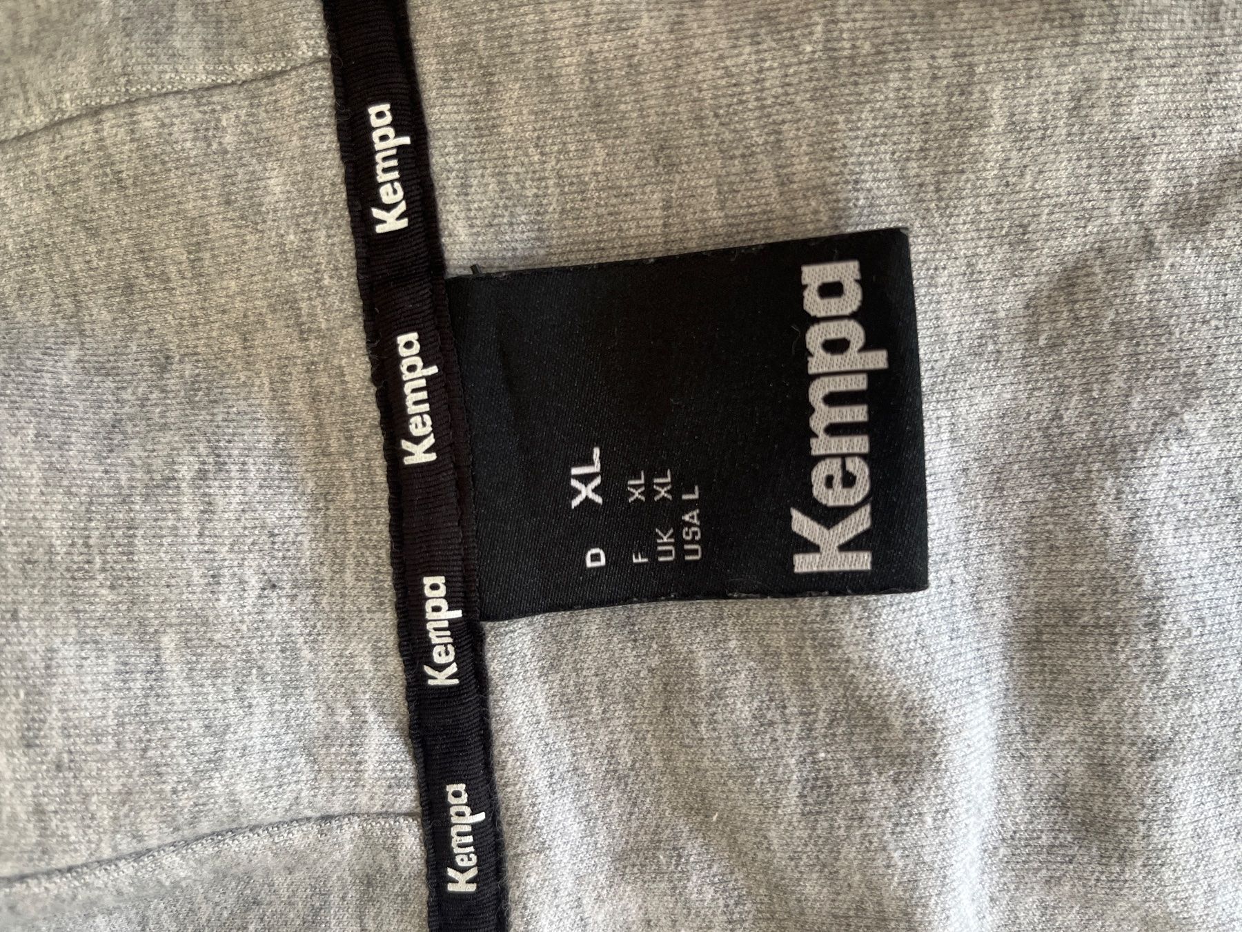 Giacche: Trainerjacke XL (Kempa), mit Logo – Usato da Uhwiesen venduto da cinnaj 2