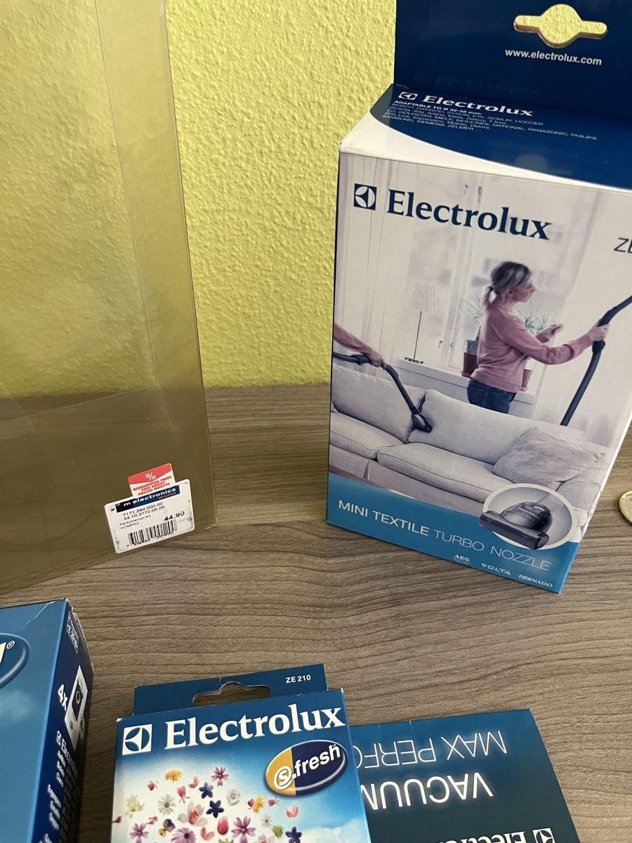 Electrolux Staubsauger & Zubehör: Electrolux Luftfrischer & S-Bag Staubsaugerbeutel neu – Neu und originalverpackt aus Basel von JJ.Elena 2