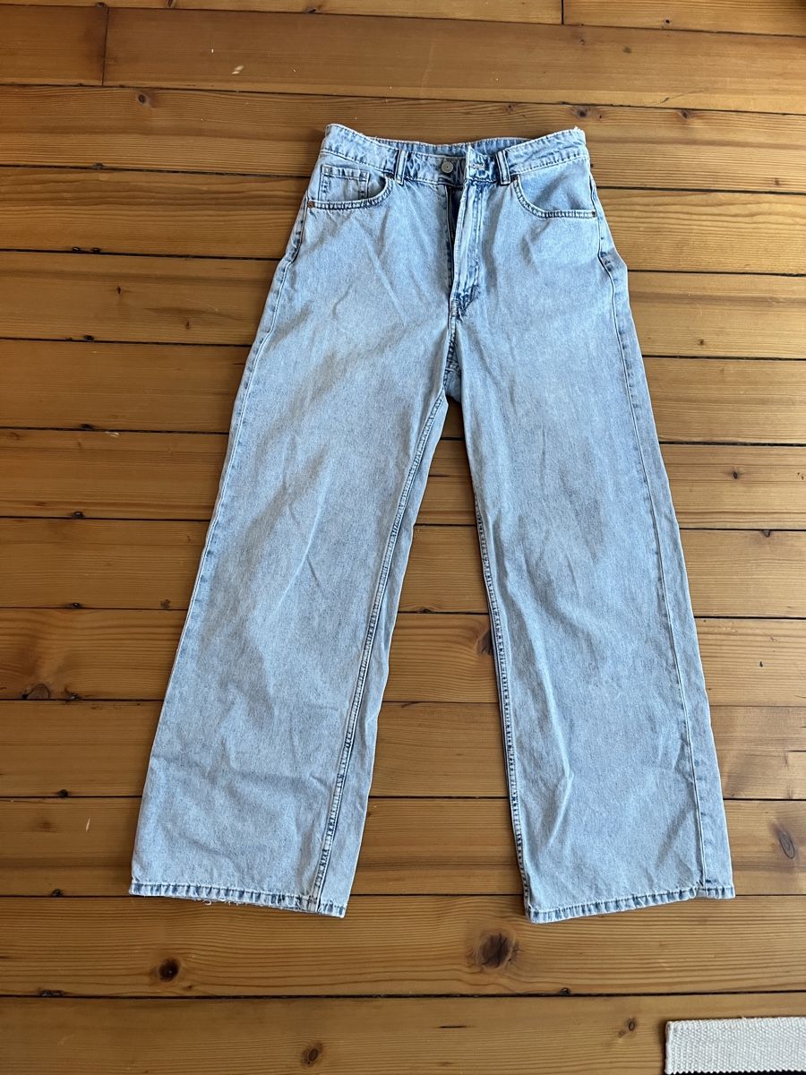H&M Jeans: Jeans light wash – Usato da Bern venduto da Nina_Lou 1