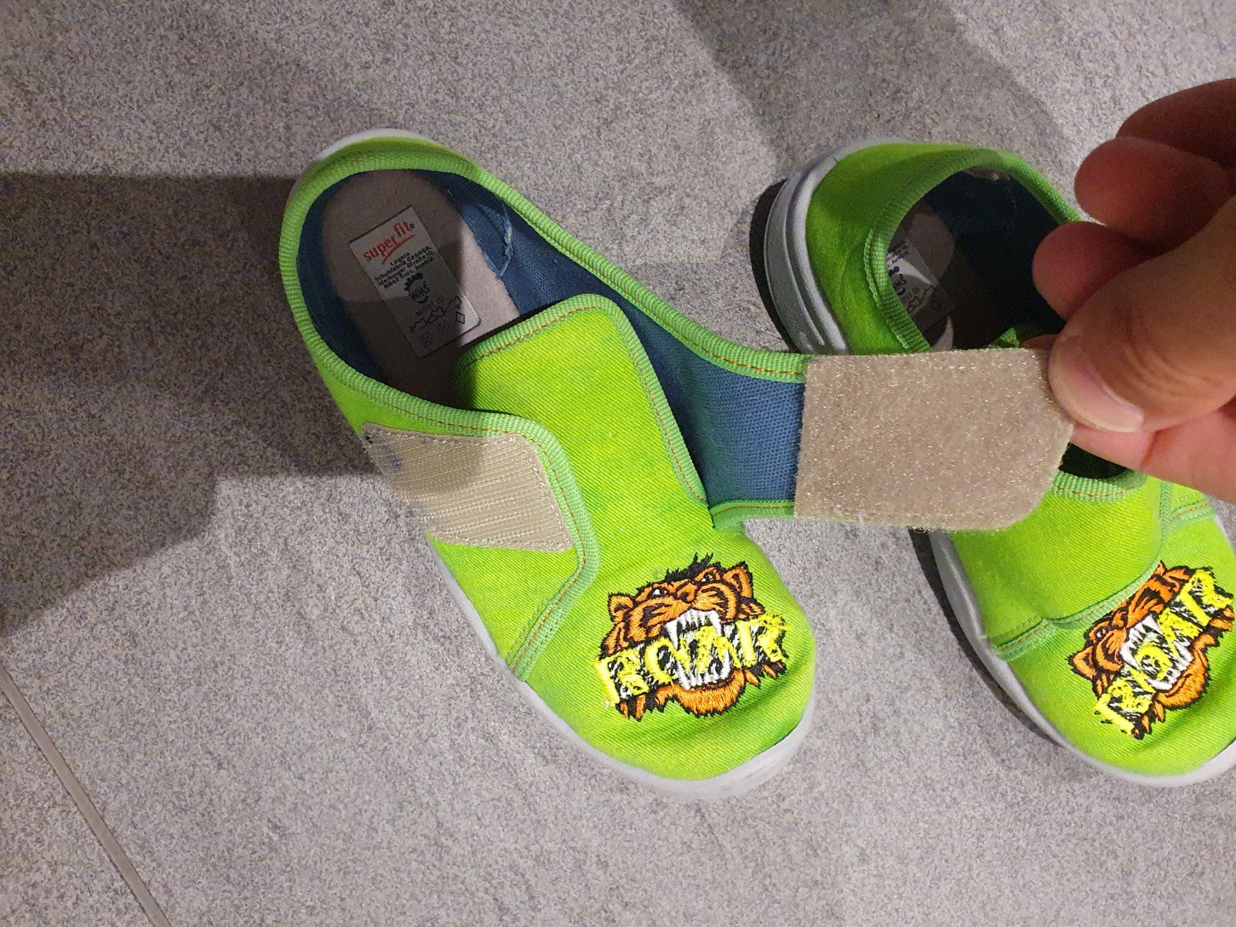 Superfit Scarpe per ragazzi: Hausschuhe Gr.29 / Finken – Usato da Altendorf venduto da MiriCaj 4