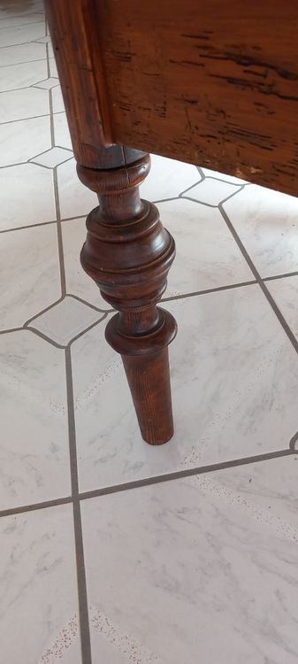 Tische: Holz-Couchtisch mit Glas, vintage Stil – Gebraucht aus Buttikon SZ von MH1976 4