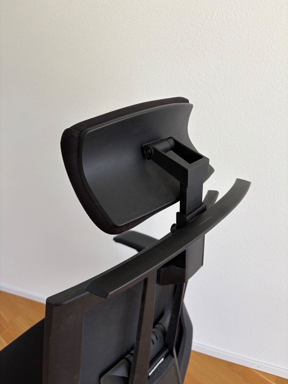 Sedie: Ergonomic Office Chair - Adjustable, Like New Condition – Usato da Luzern venduto da Jacoborojodelrio 4