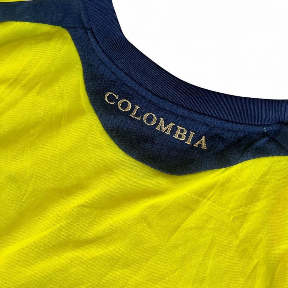 Adidas Canottiere & Pantaloni: Columbia Trikot 2014 Adidas – Usato da Riehen venduto da RESTREET 5