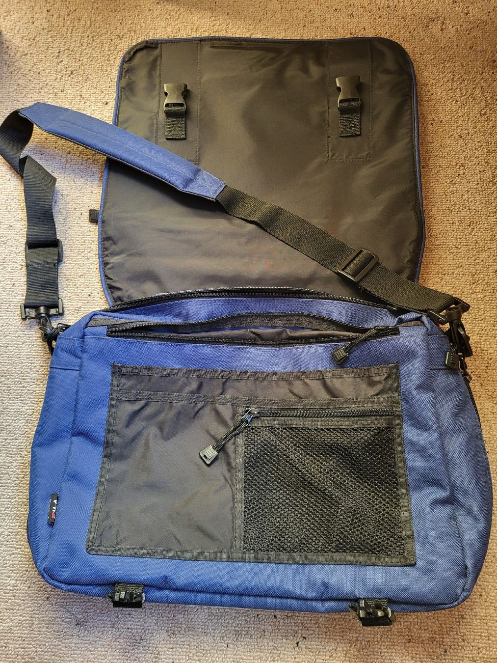 Fila Borse: Fila Messenger Tasche – Usato da Zweisimmen venduto da Adorable 4