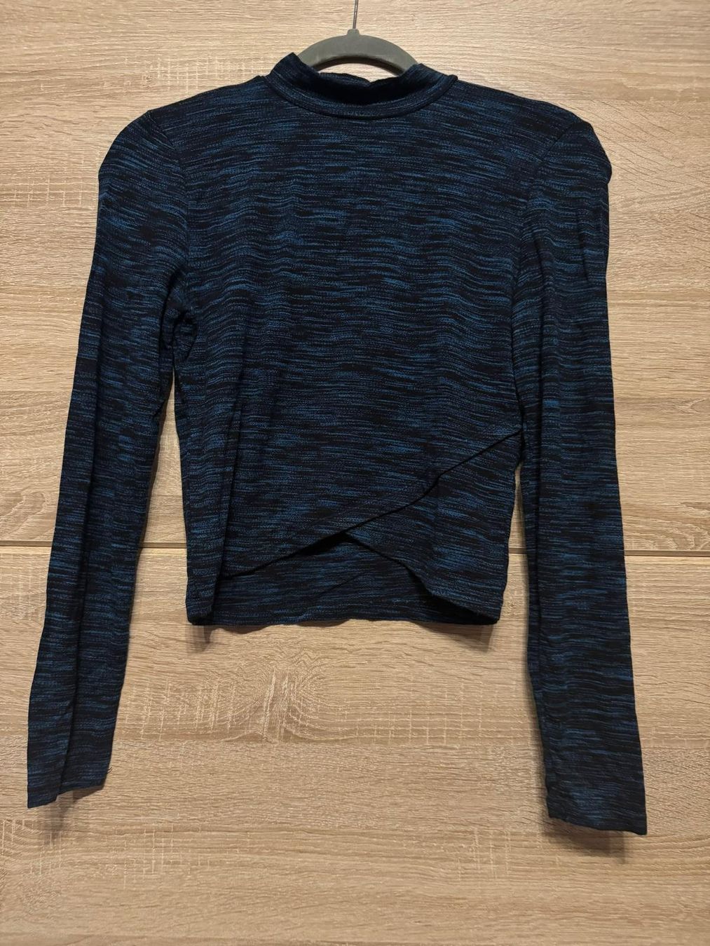 Tally Weijl Top: Pull crop bleu et noir – Nuovo (secondo la descrizione) da Montreux venduto da Iza_81199