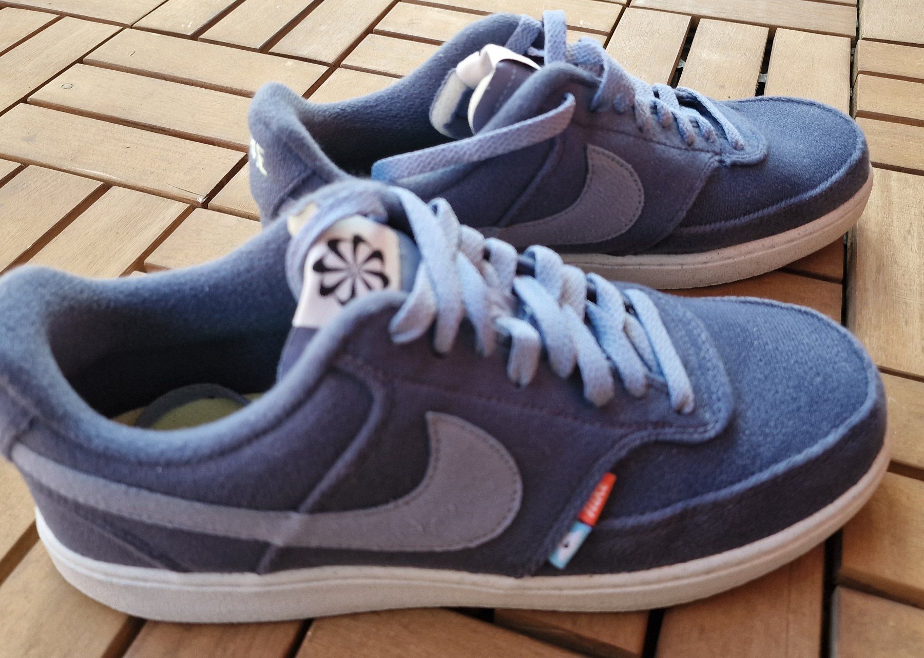 Nike Herrenschuhe: Nike Stoff-Schuhe Größe 42 – Neu (gemäss Beschreibung) aus Zürich von Pero6 1