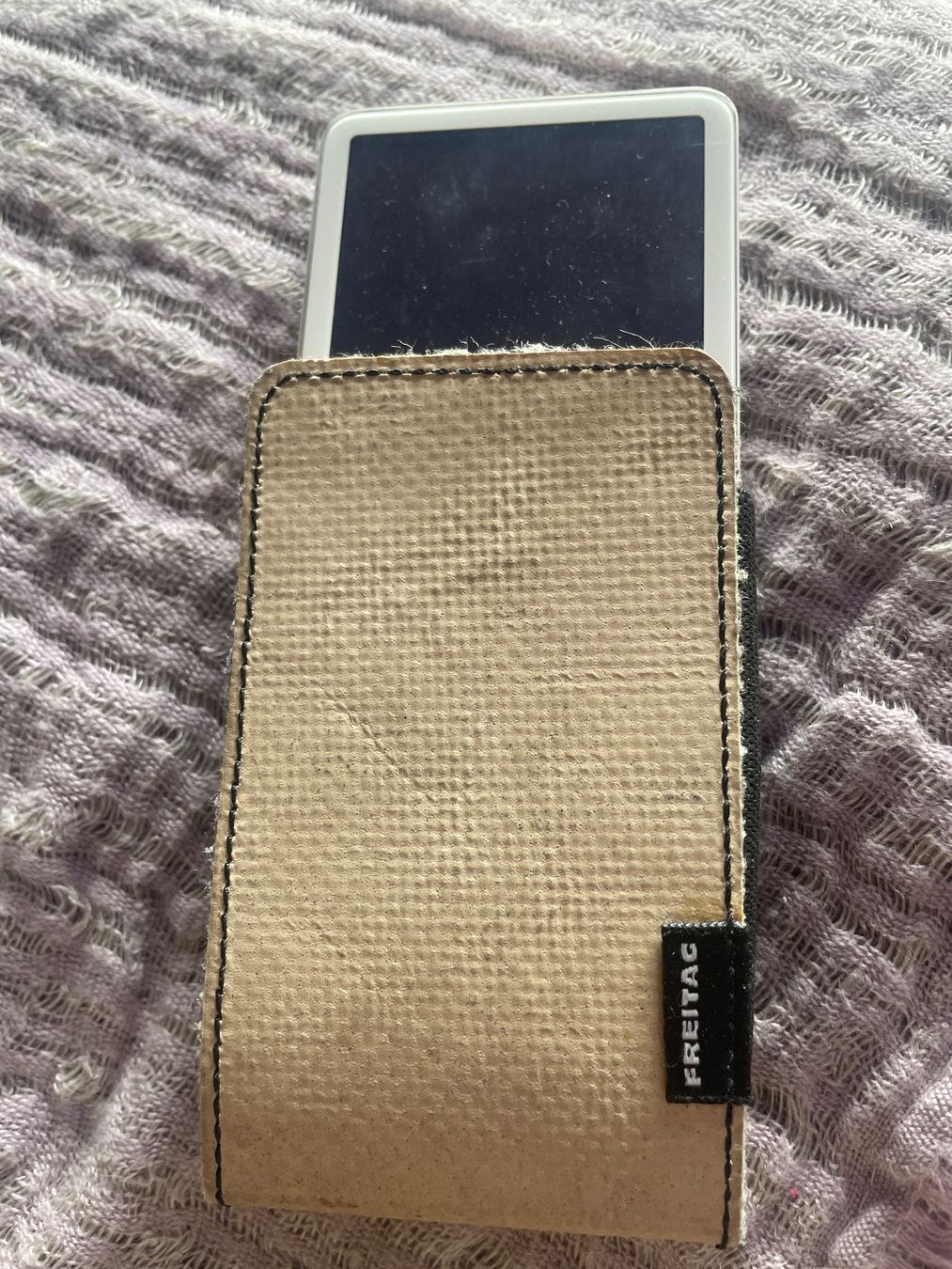 Apple Lettore multimediale portatile: iPod 30 GB, 5. Generation, inkl. Hülle von Freitag – Usato da Zürich venduto da upton1971 2