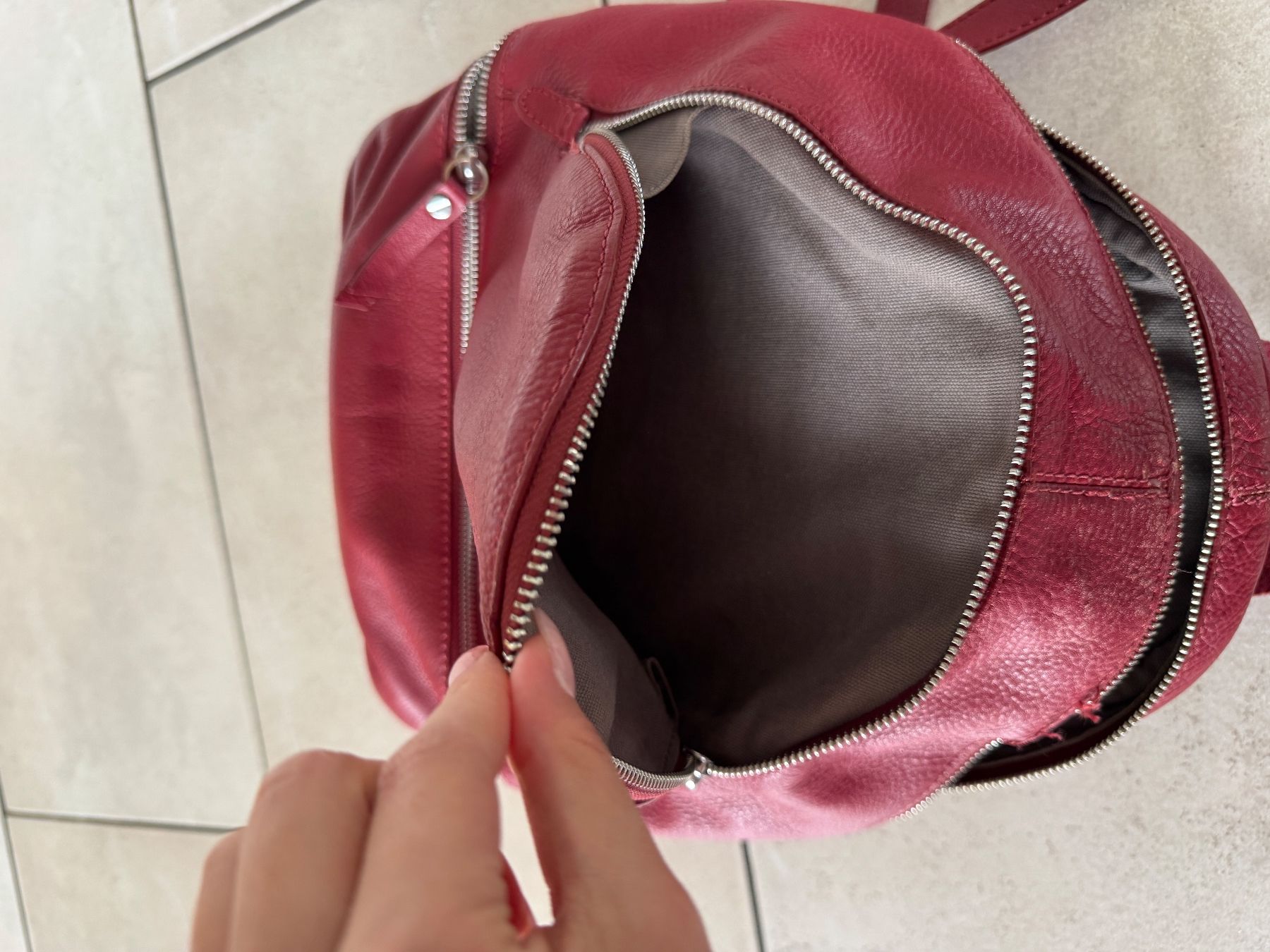 Liebeskind Zaini: Liebeskind Berlin Rucksack Leder rot – Usato da Teufen AR venduto da chi_h55m 5