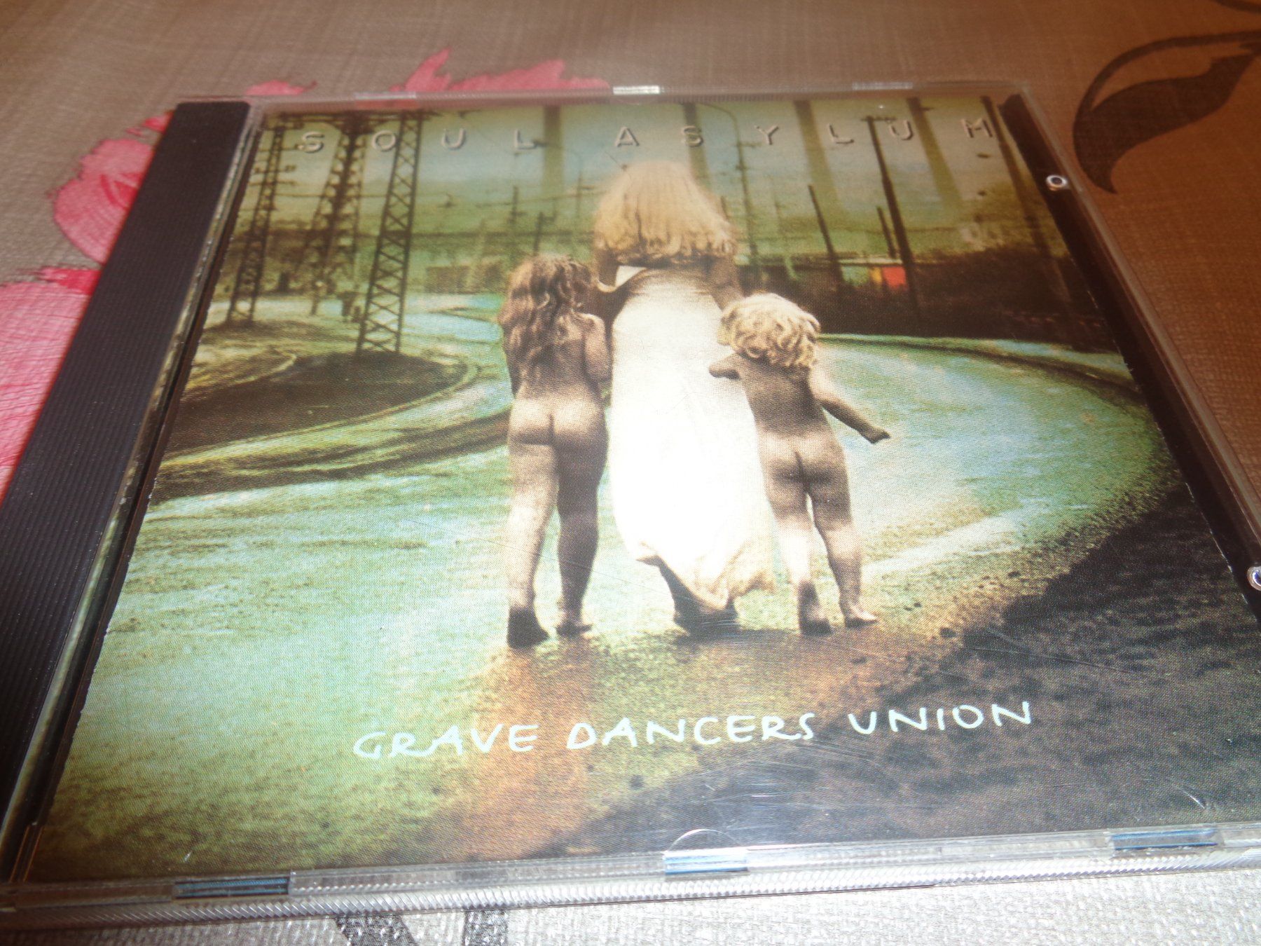CD: Soul Asylum - Grave Dancers Union CD – Usato da Olten venduto da Disc-Ausverkauf