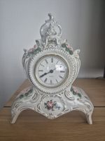 Vintage Quartz-Tischuhr aus Porzellan – Elegantes Deko-Stück