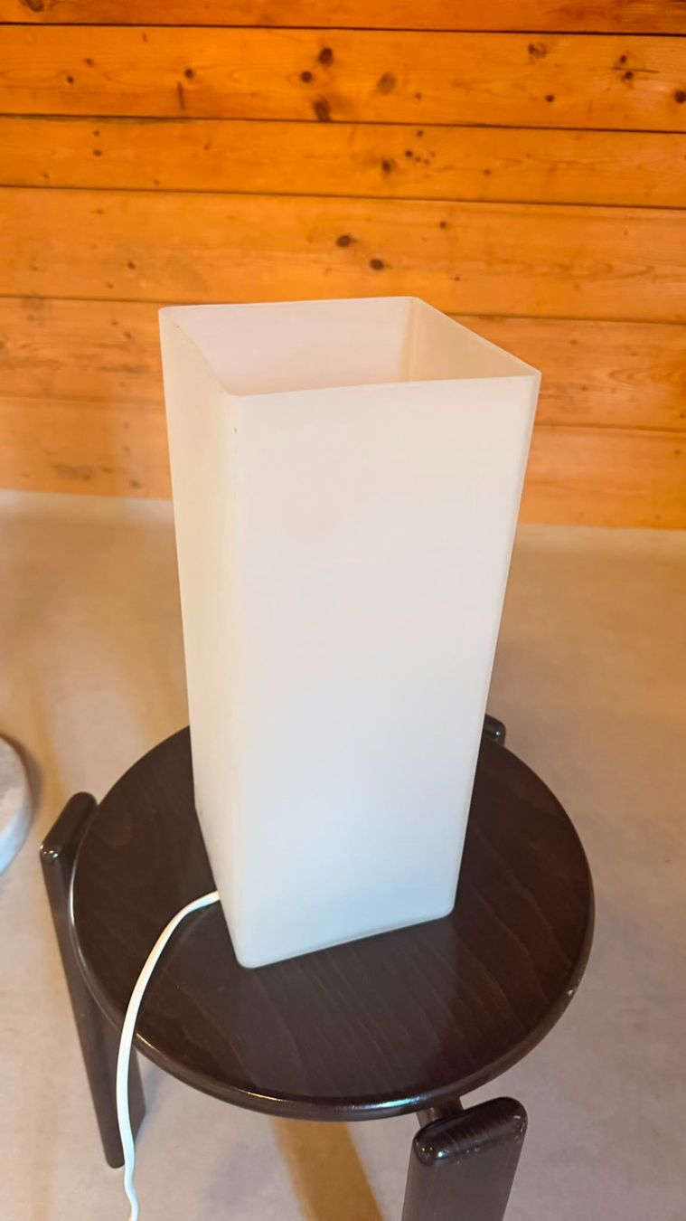 Lampes: Design Tischleuchte aus Opalglas eckig satiniert Weiss – D'occasion à Rickenbach ZH par Der-Insider 4