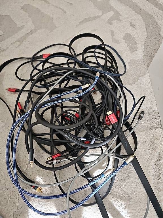 Câbles: Diverse Kabel – D'occasion à Seewis-Schmitten par djmiriam