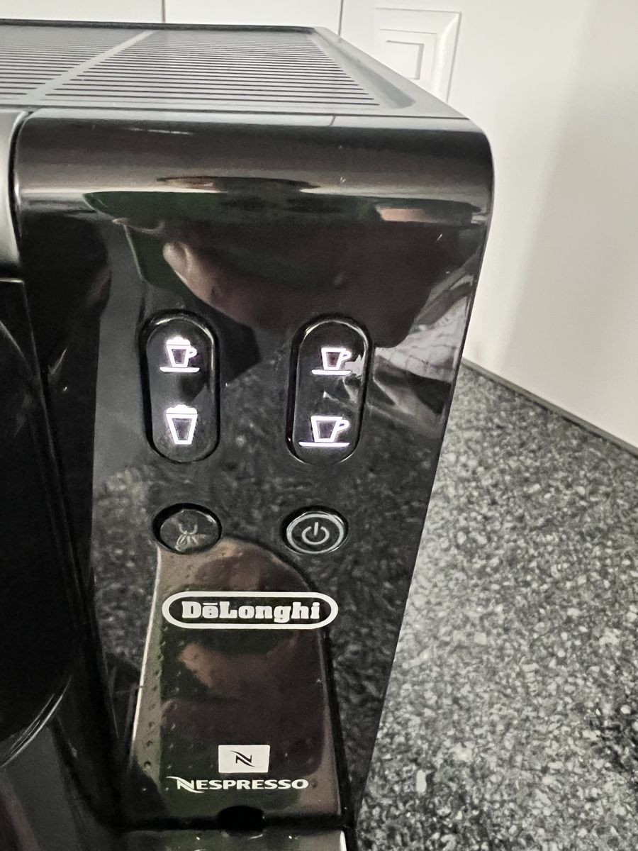 Nespresso Macchine per caffè & Macchine per espresso: Delonghi Nespresso Lattissima – Usato da Schwarzenburg venduto da gianfranco1982 4