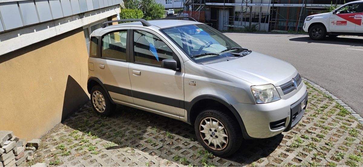 Fiat Automobili: Fiat Panda 1.2 4x4 Limousine hellgrau met. – Difettoso da Kirchdorf BE venduto da silub