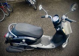 SYM Mio 100 roller Schwarz