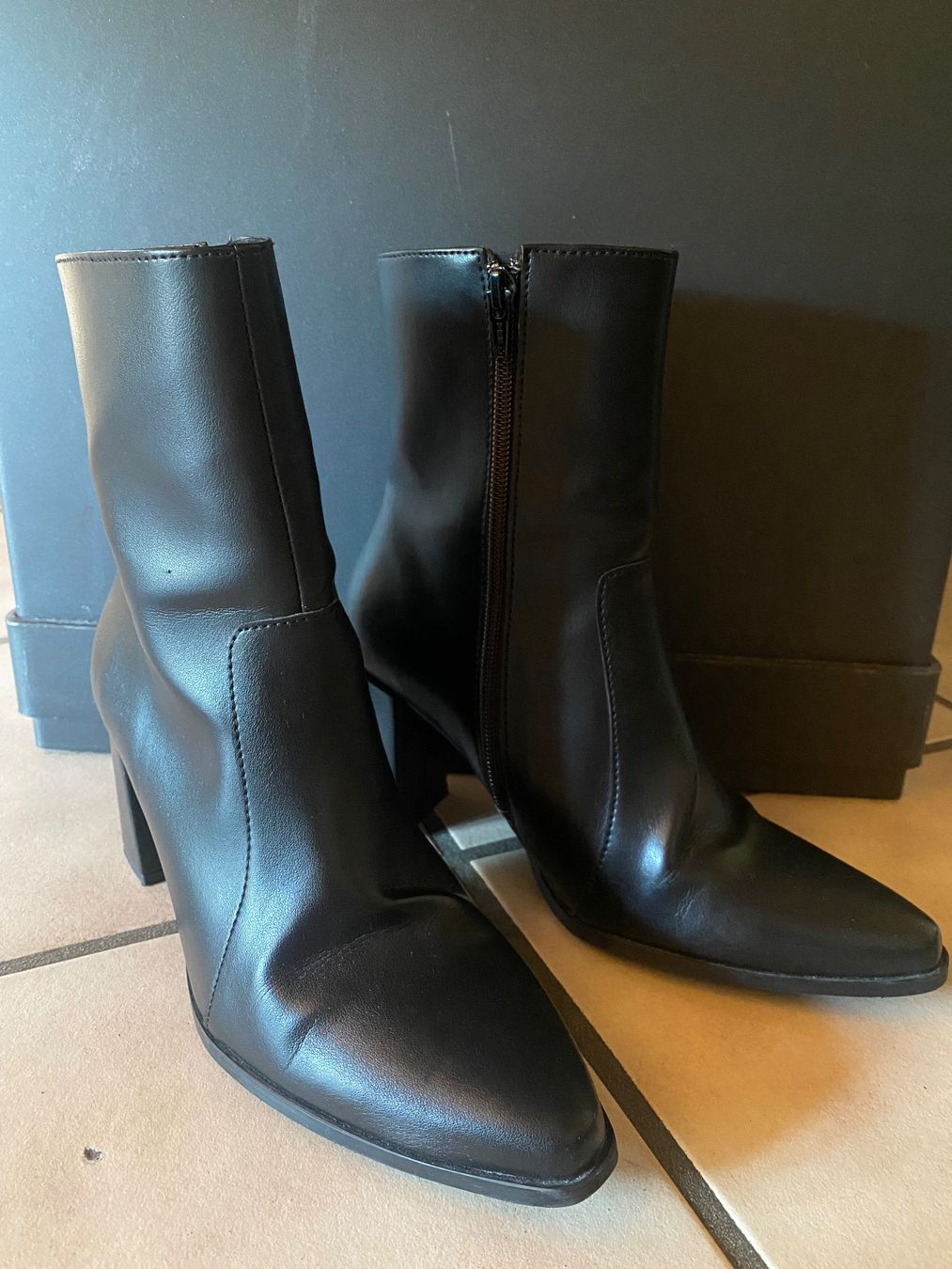 Damenschuhe: NAE Vegane Leder Stiefeletten – Gebraucht aus Delémont von sedlas