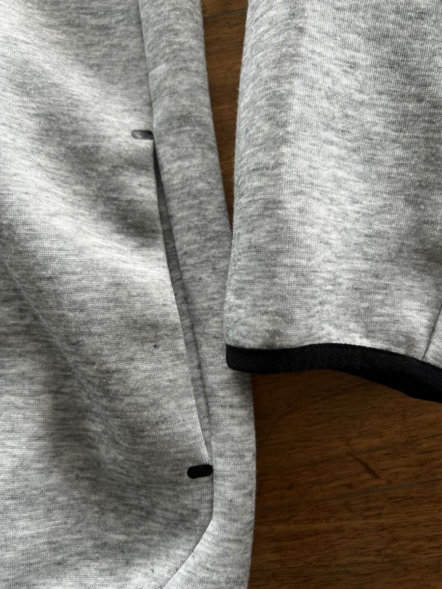Nike Jacken: Nike Tech Fleece Grey Size XL – Gebraucht aus Appenzell Steinegg von Cari-Belle 2
