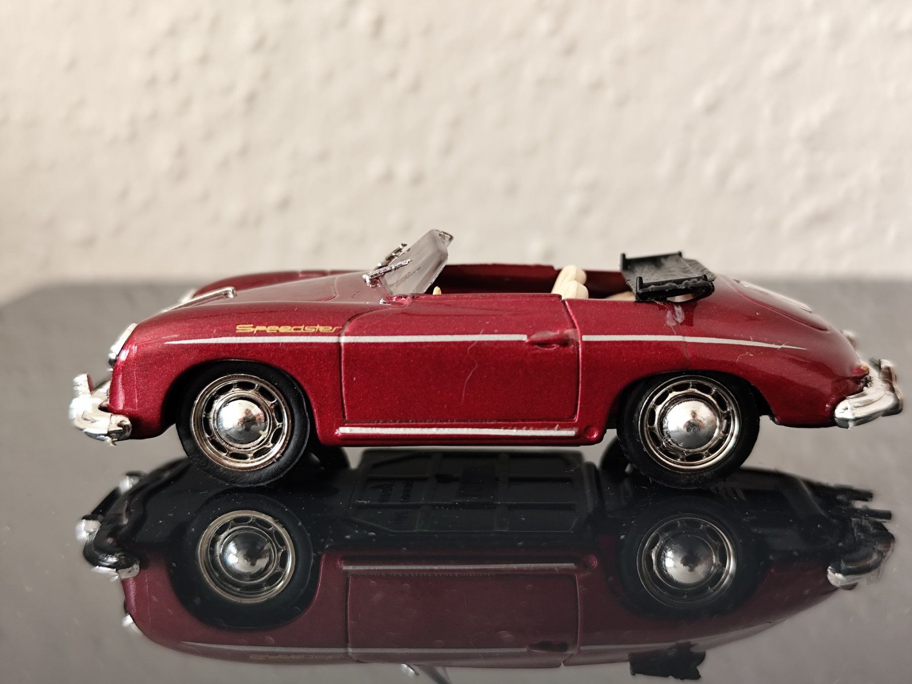 Brumm Modellautos: Porsche / Speedster / Bordeauxrot / 1:43 / Brumm – Neu (gemäss Beschreibung) aus Thayngen von schnaepplisuecher