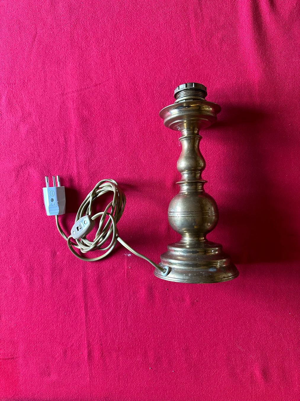 Lampen: Massive Messingleuchte (ohne Schirm) – Gebraucht aus Ottikon von ron_555v