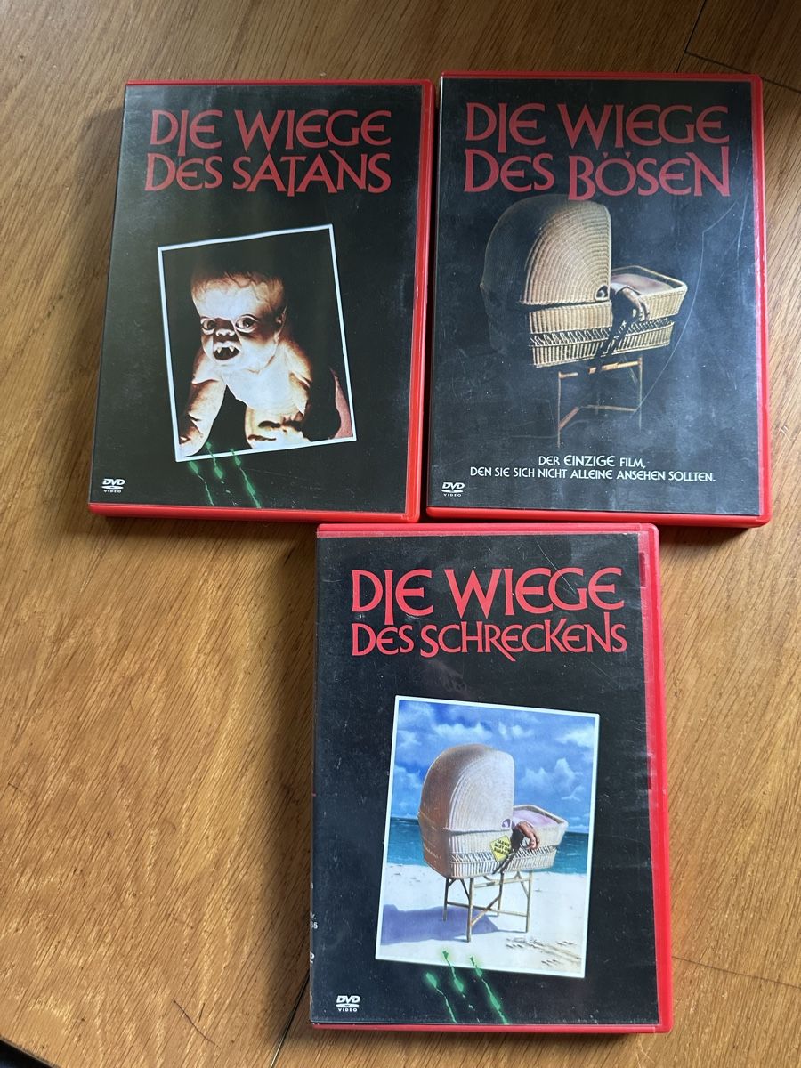 Tutti i DVDs: Die Wiege des Bösen, Satans, Schreckens Trilogie – Usato da Benken ZH venduto da Audi-erich
