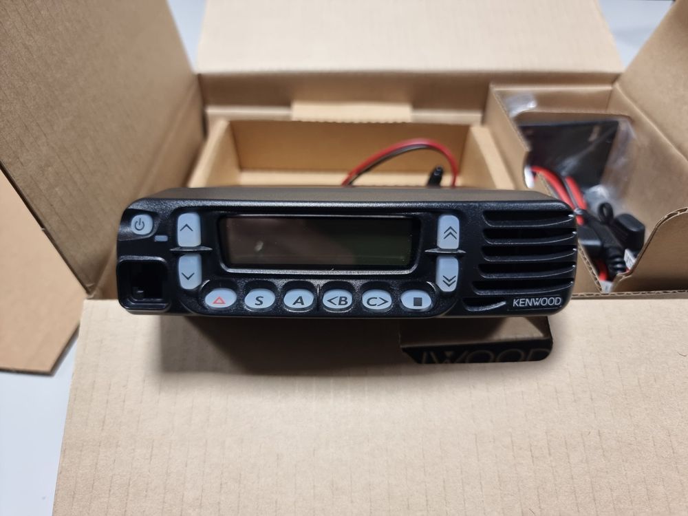 Kenwood TK7180 VHF FM TRX Neugerät mit OVP (Gerät 1) Kaufen auf