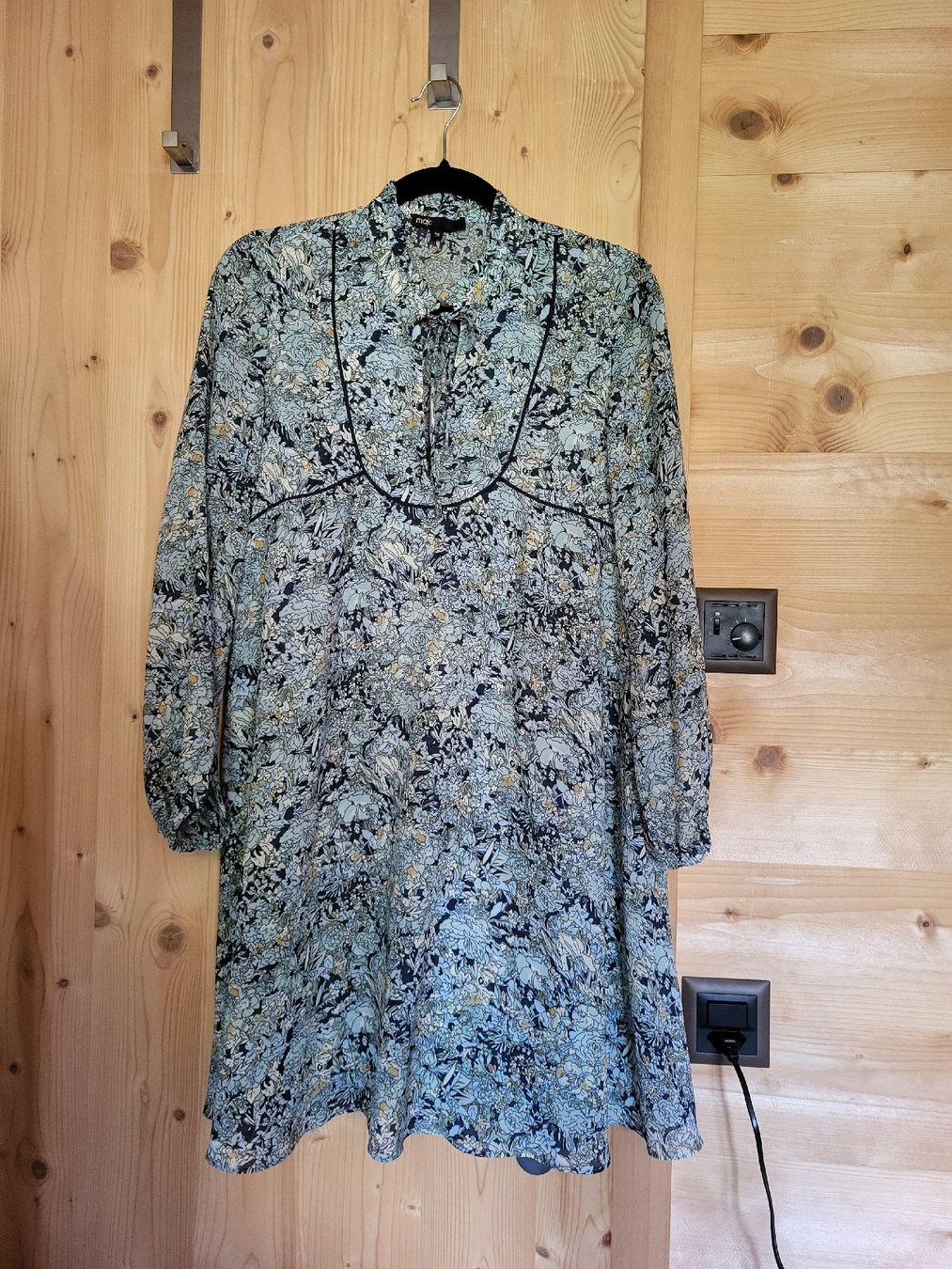 Maje Vestiti: Maje Kleid – Nuovo (secondo la descrizione) da Zweisimmen venduto da Adorable